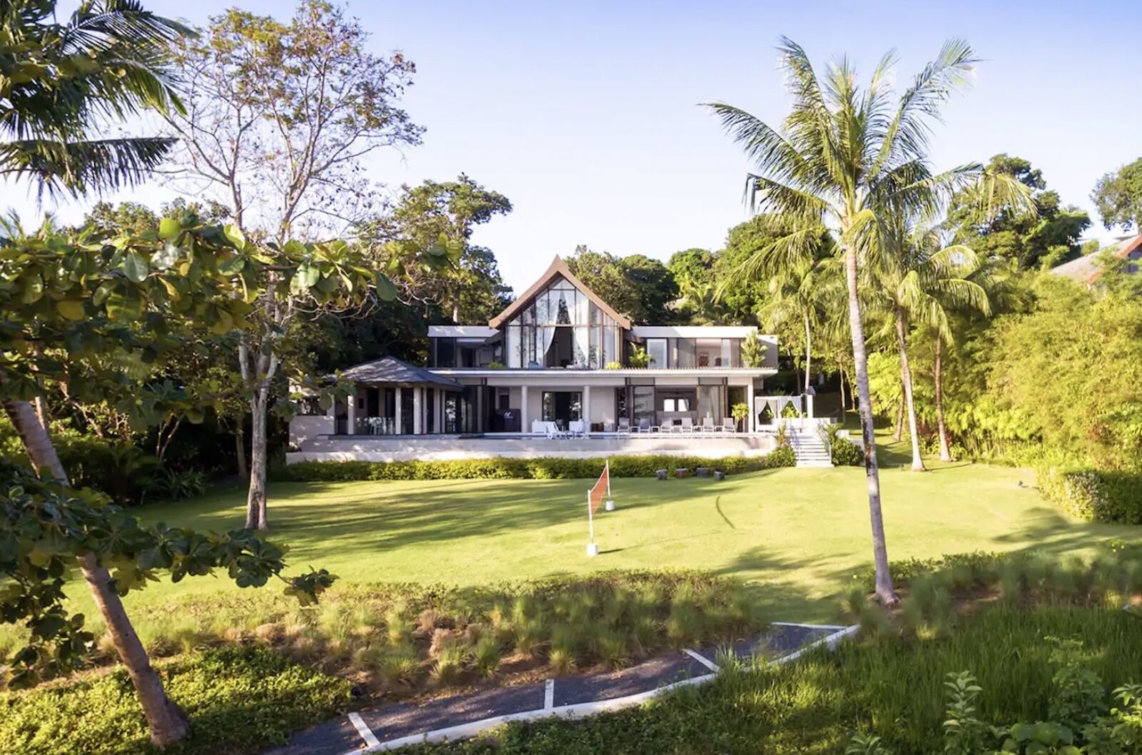 airbnb thailand - fancy exterior